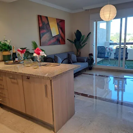 El Campanario Del Paraiso, Perfekte Lage, Pool, Parking, Lift Estepona